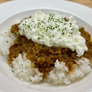 リコッタ チーズのスパイシーキーマカレー